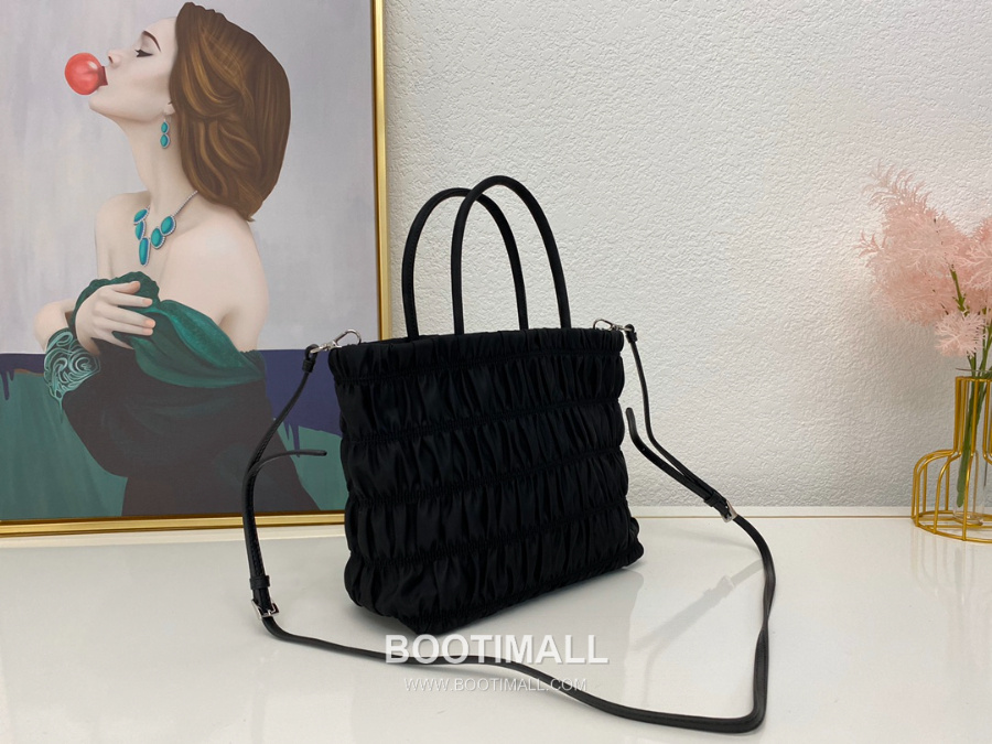 PRADA Re-Edition Nylon Tote Bag 프라다 리에디션 나일론 고프레 토트백 1BG321(가로 23cm) 3