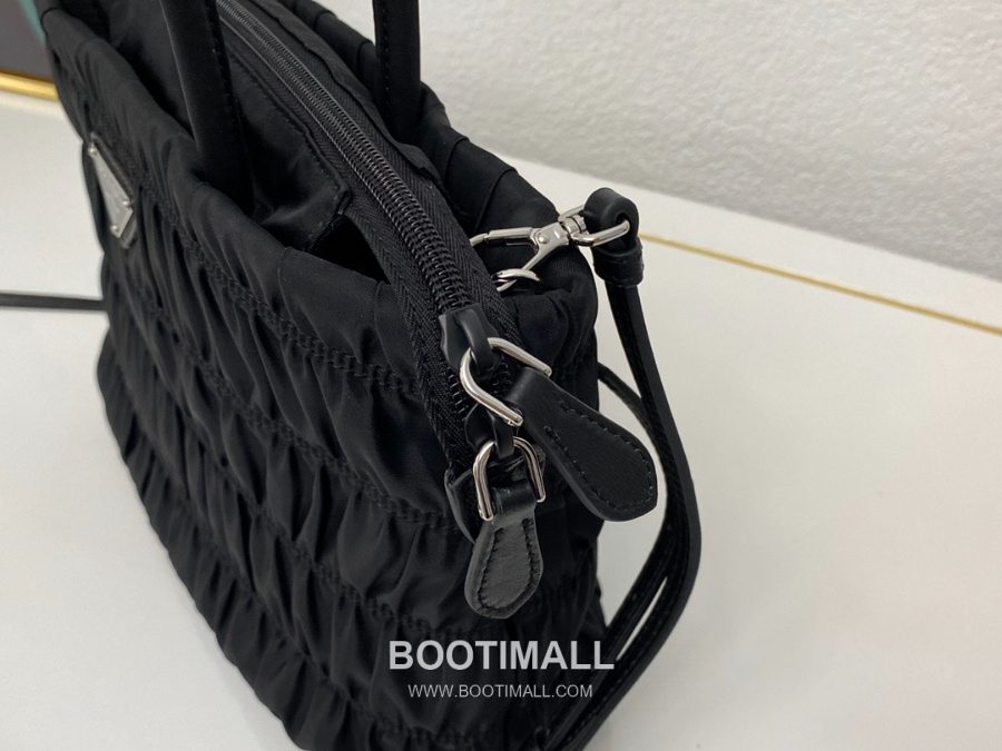 PRADA Re-Edition Nylon Tote Bag 프라다 리에디션 나일론 고프레 토트백 1BG321(가로 23cm) 7