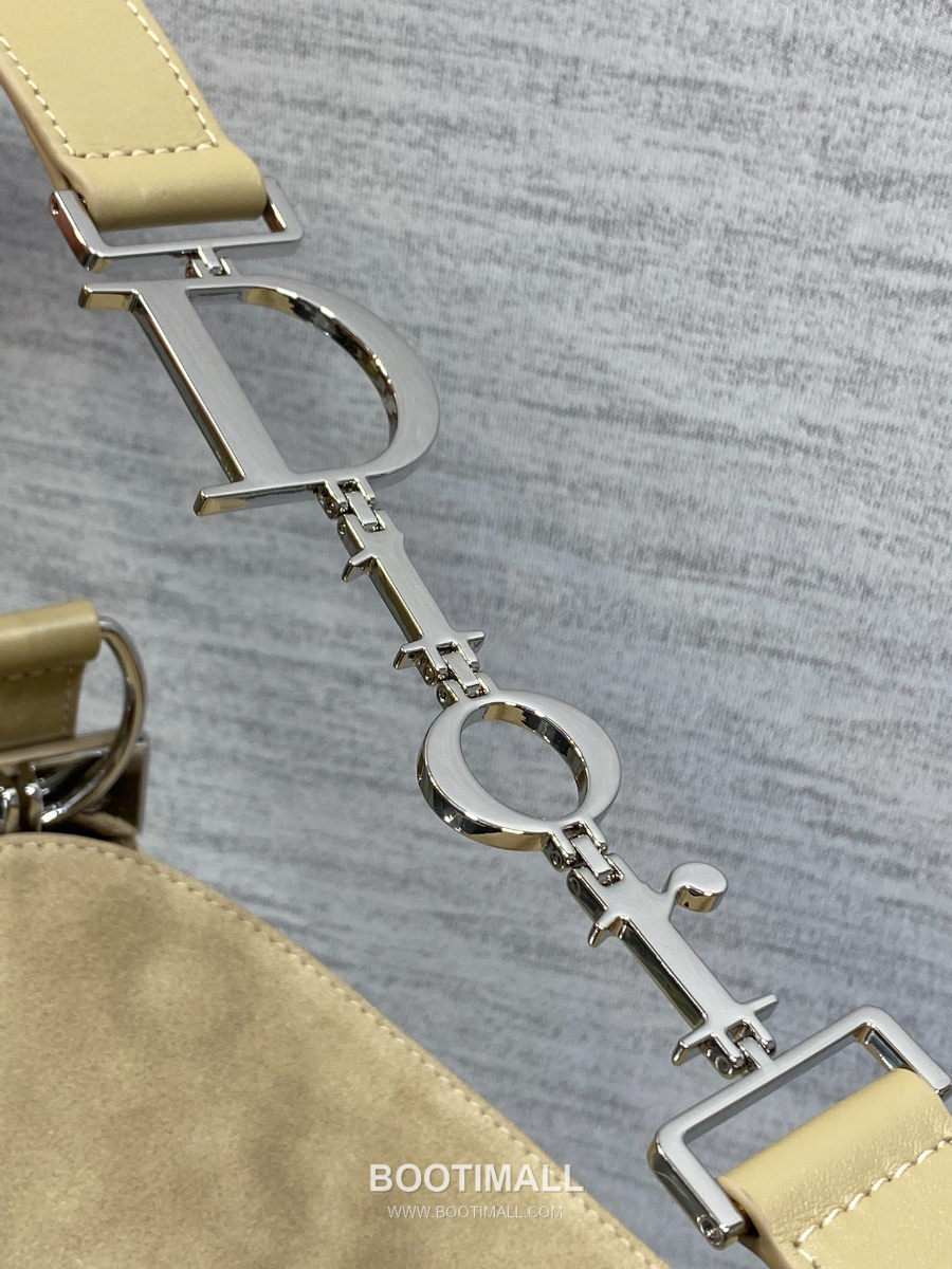 Dior Voyage Hobo Bag 디올 보야주 호보백 라지 베이지 스웨이드 레더 트림 은장 34cm 3