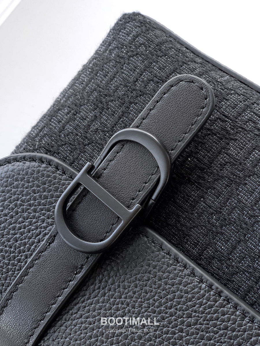 Mini Dior Daily Messenger Bag with Flap 디올 마이크로 오블리크 자카드 미니 플랩 메신저백 블랙 20cm 10