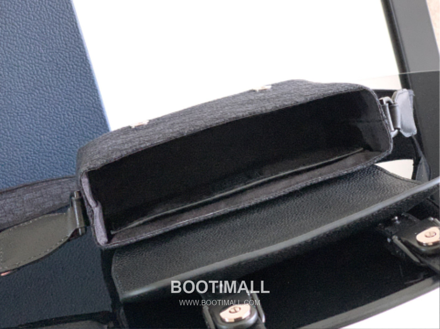 Mini Dior Daily Messenger Bag with Flap 디올 마이크로 오블리크 자카드 미니 플랩 메신저백 블랙 20cm 13