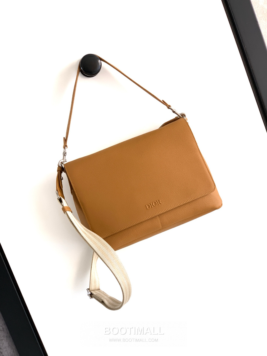 Dior Privé Flap Messenger Bag 디올 프리베 플랩 메신저백 브라운 Dior Icons 카프스킨 33cm 4
