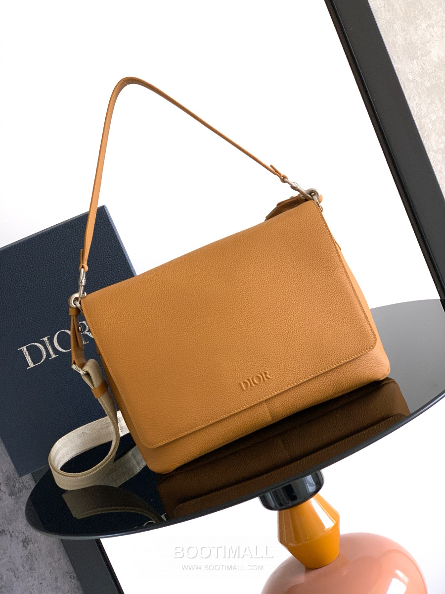 Dior Privé Flap Messenger Bag 디올 프리베 플랩 메신저백 브라운 Dior Icons 카프스킨 33cm 5
