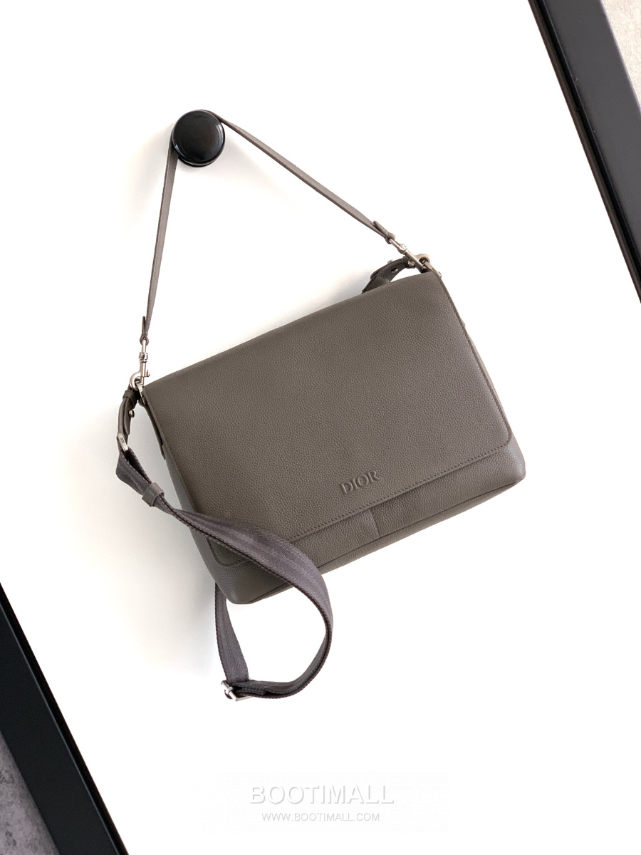 Dior Privé Flap Messenger Bag 디올 프리베 플랩 메신저백 카키 Dior Icons 카프스킨 33cm 4