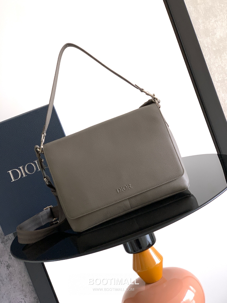 Dior Privé Flap Messenger Bag 디올 프리베 플랩 메신저백 카키 Dior Icons 카프스킨 33cm 5