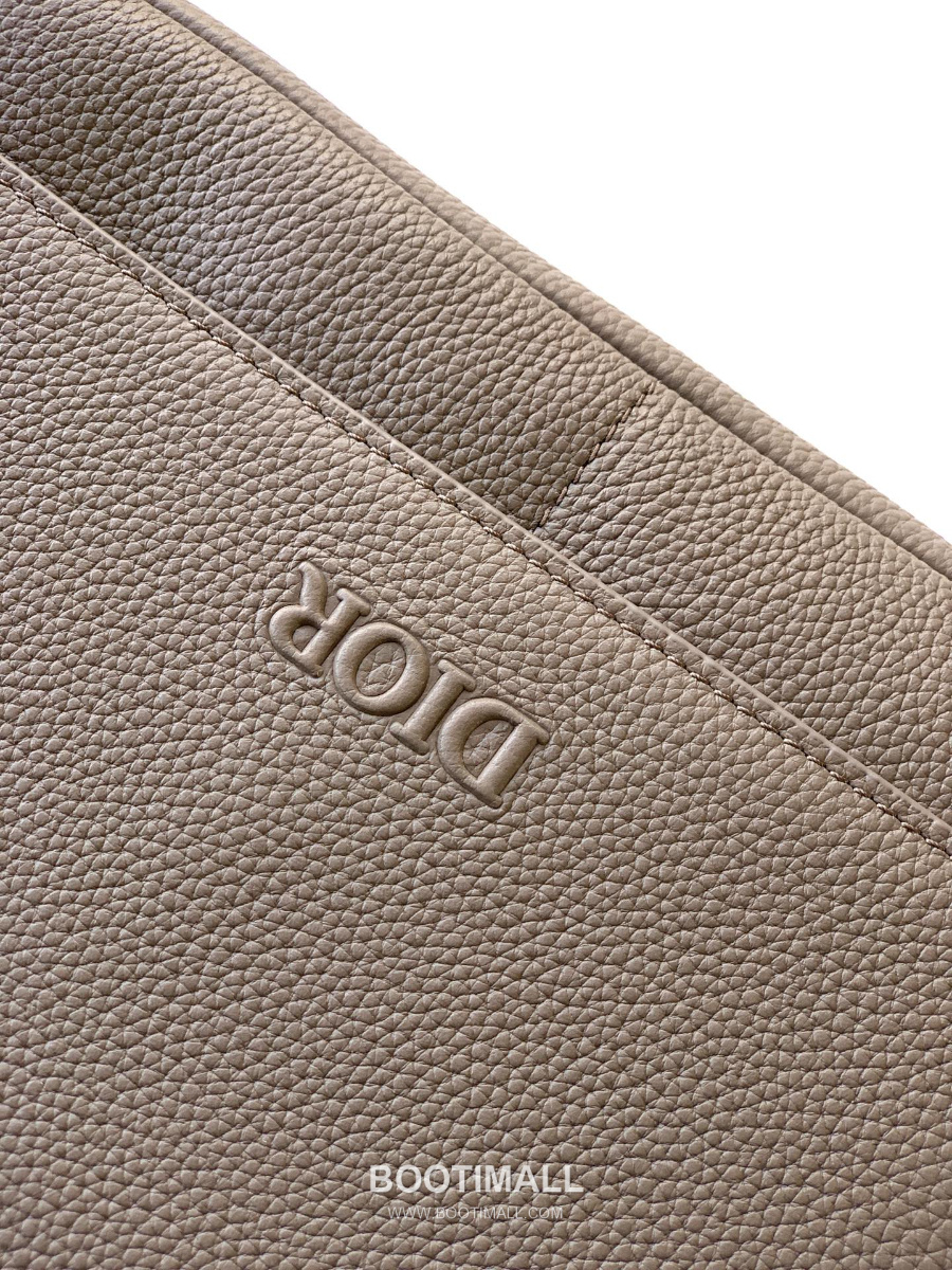 Dior Privé Flap Messenger Bag 디올 프리베 플랩 메신저백 카키 Dior Icons 카프스킨 33cm 11