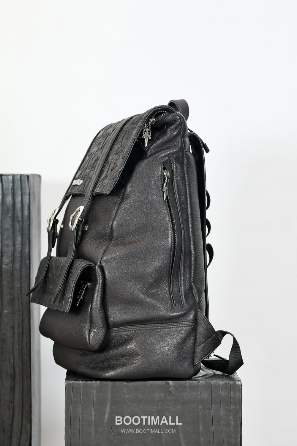 Chrome Hearts 크롬하츠 크로스 플랩 라지 백팩 K001 그레인 카우하이드 & 실버 925 하드웨어 50cm 9