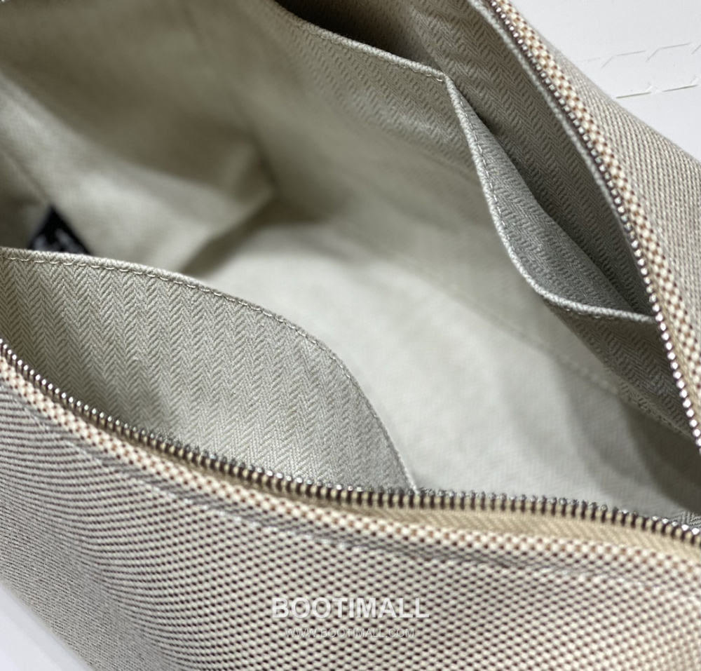 Hermès Bride-A-Brac Pouch 에르메스 브리드아브락 파우치 토일 캔버스 & 자수 H 디테일 25cm 9