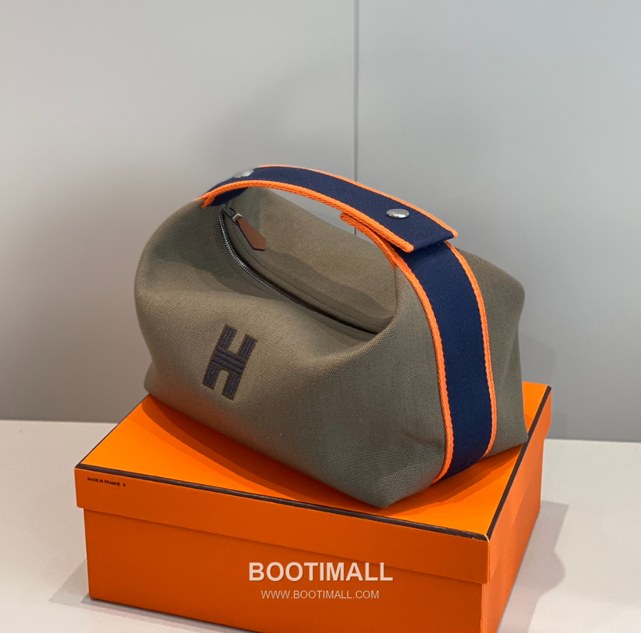 Hermès Bride-A-Brac Pouch 에르메스 브리드아브락 파우치 토일 캔버스 & 자수 H 디테일 카키 25cm 1