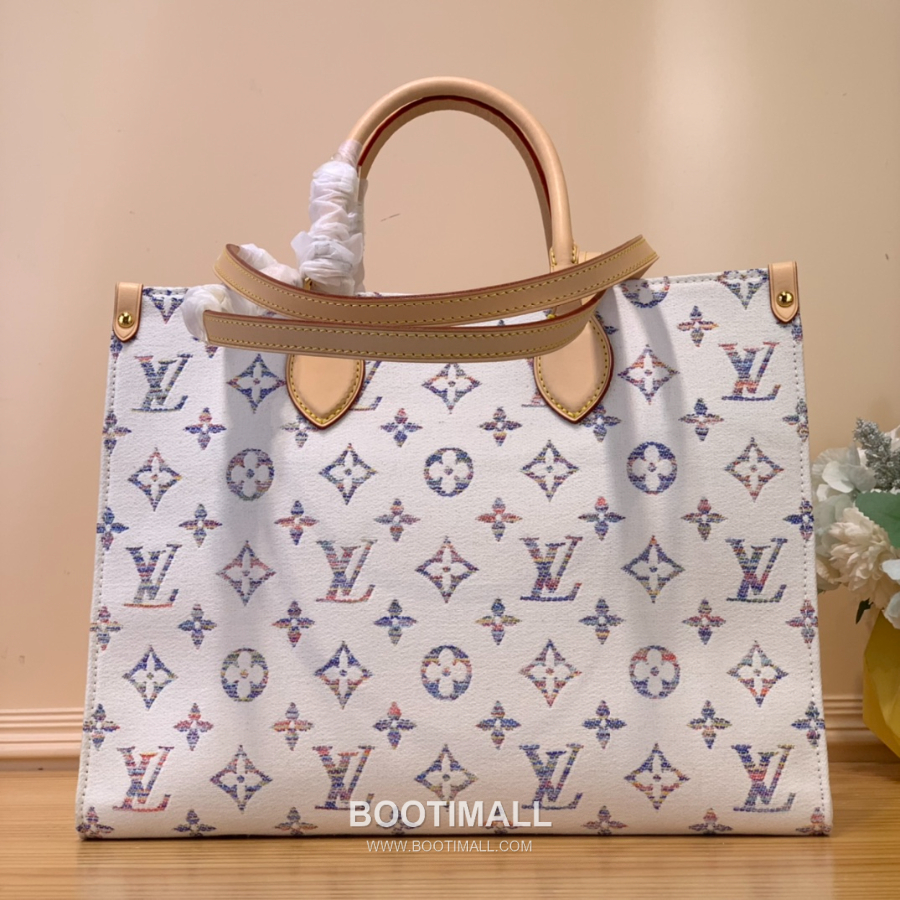 Louis Vuitton OnTheGo MM Monogram Tapestry Tote 루이비통 온더고 MM 모노그램 태피스트리 토트백 M24708  가로 35cm 1