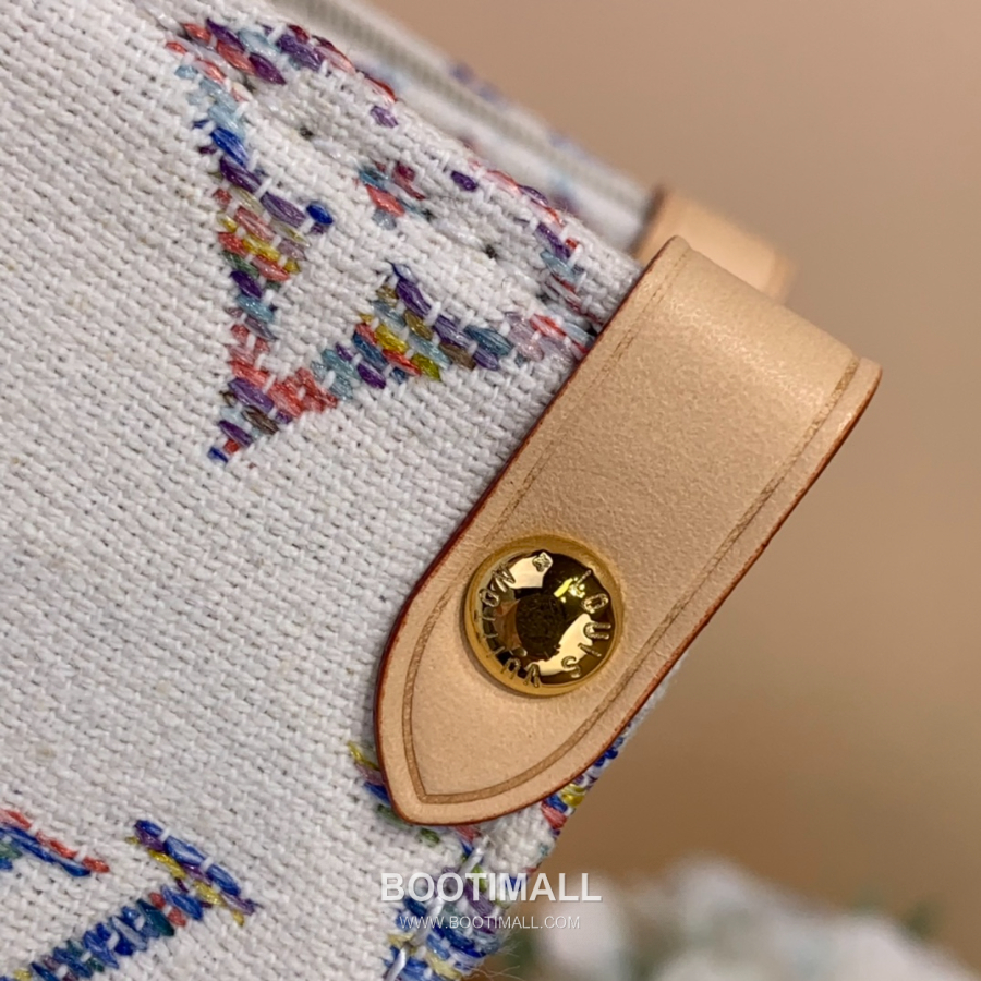 Louis Vuitton OnTheGo MM Monogram Tapestry Tote 루이비통 온더고 MM 모노그램 태피스트리 토트백 M24708  가로 35cm 7