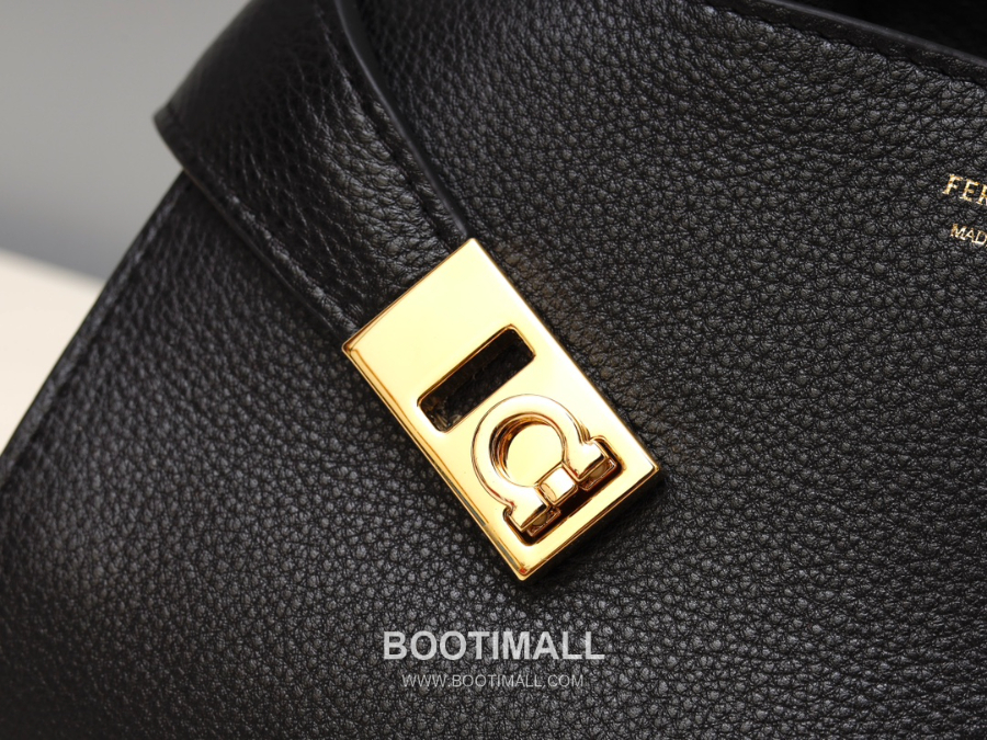 FERRAGAMO 페라가모 허그(HUG) 토트백 미니 3