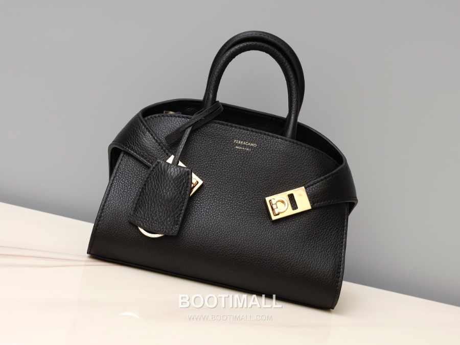 FERRAGAMO 페라가모 허그(HUG) 토트백 미니 7