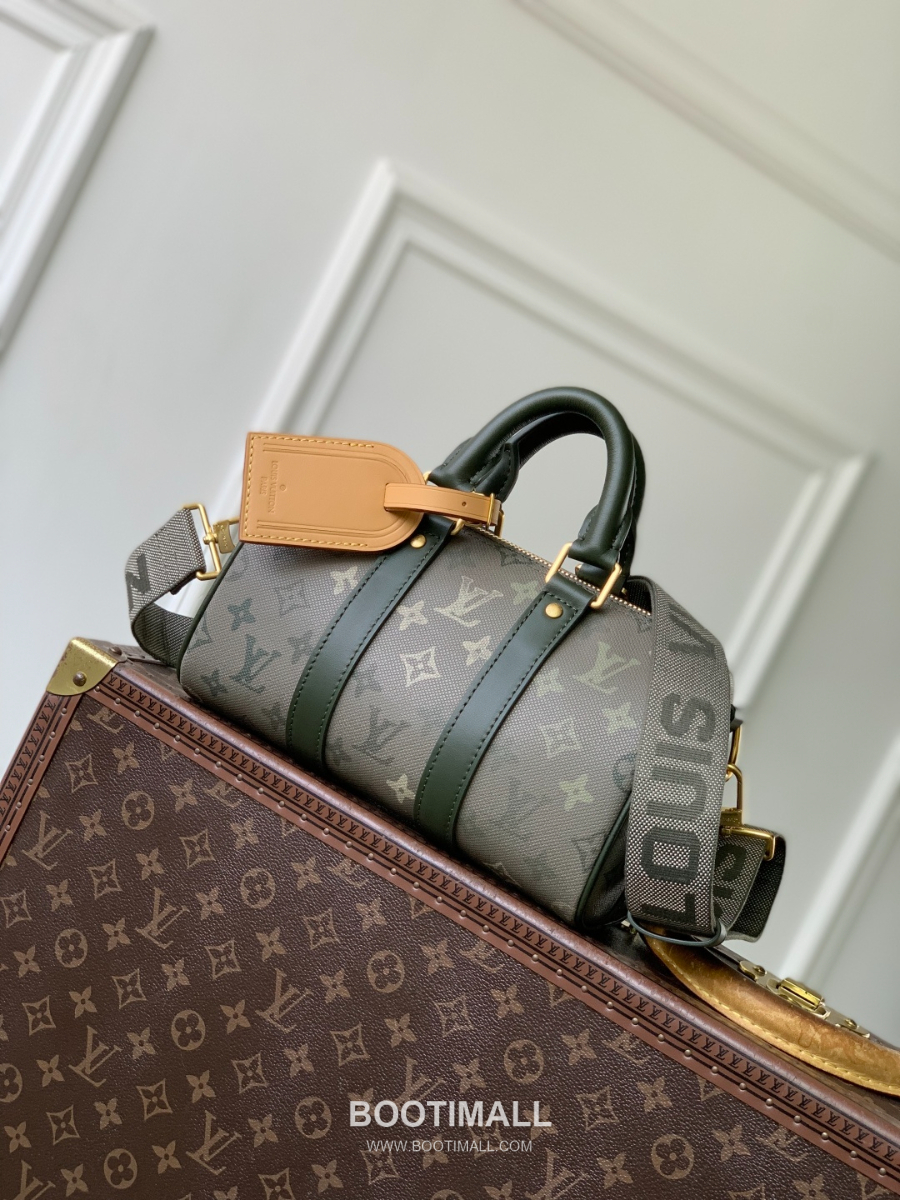 Louis Vuitton 루이비통 키폴 반둘리에 25 모노그램 서플러스 미니 트래블백 M26930 25cm 1