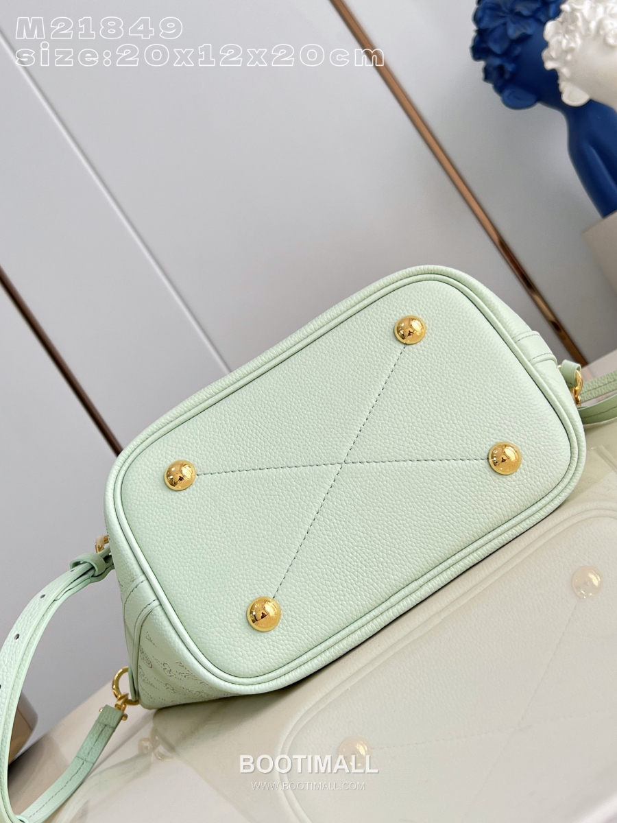 Louis Vuitton 루이비통 블로썸 스몰 핸드백 모노그램 컷아웃 민트 M21849 20cm 5