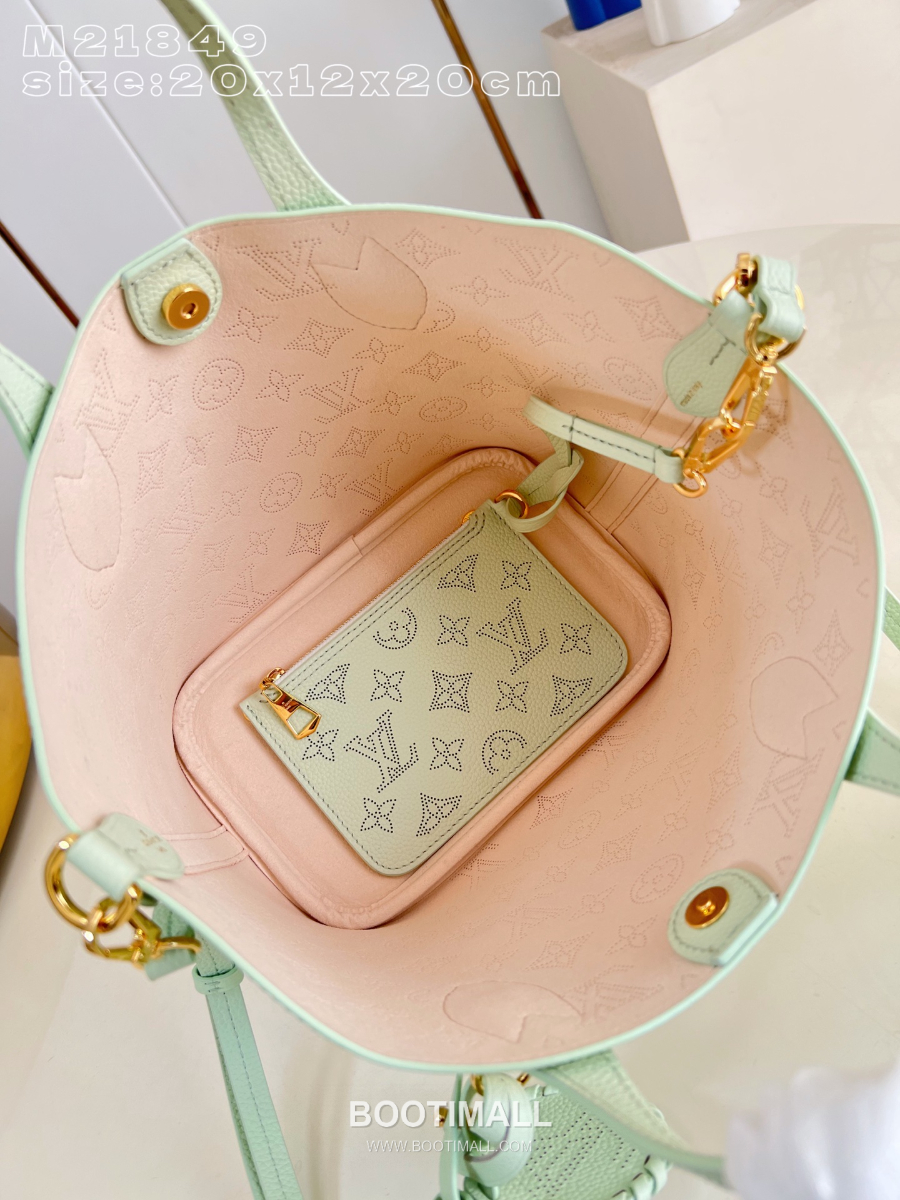 Louis Vuitton 루이비통 블로썸 스몰 핸드백 모노그램 컷아웃 민트 M21849 20cm 6