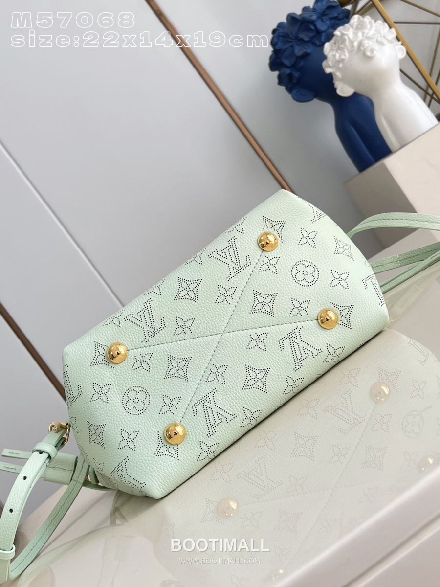 Louis Vuitton 루이비통 벨라 핸드백 마히나 모노그램 퍼포레이티드 레더 민트 M57068 22cm 7