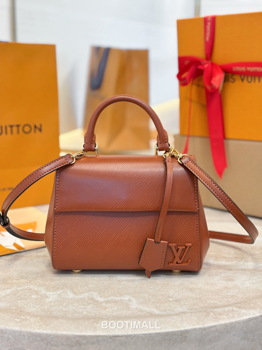 Louis Vuitton 루이비통 Cluny Mini 클루니 미니 Epi Leather 에피 레더 M25881 20cm 2