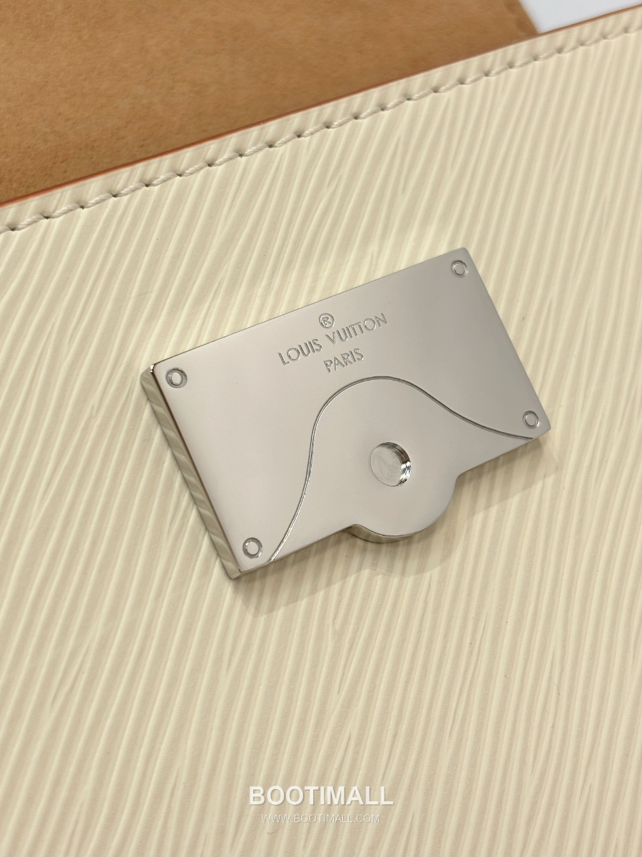 Louis Vuitton Epi Leather Cluny Mini  루이비통 클루니 미니 에피 레더 M14434 20cm 7