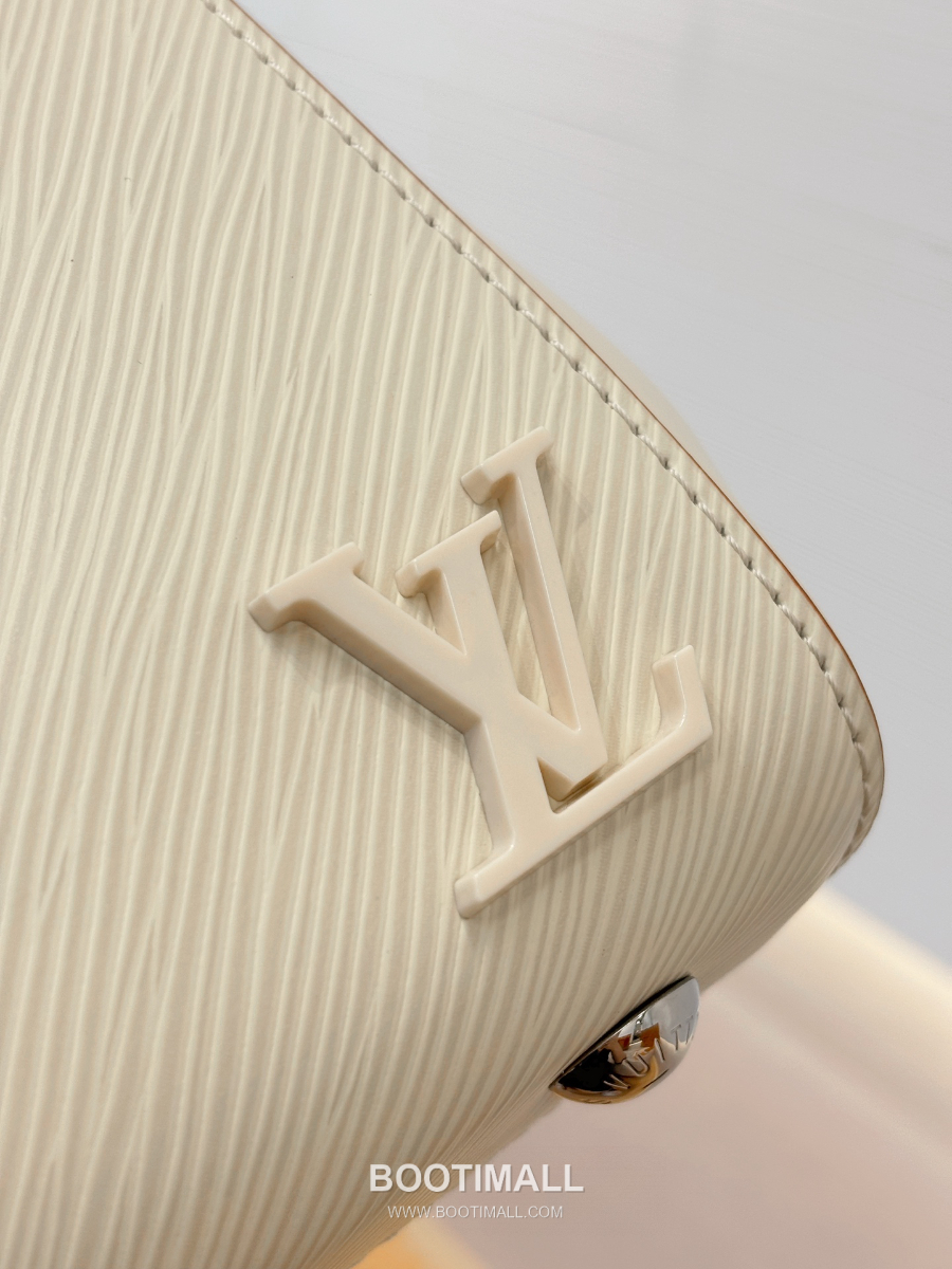 Louis Vuitton Epi Leather Cluny Mini  루이비통 클루니 미니 에피 레더 M14434 20cm 9