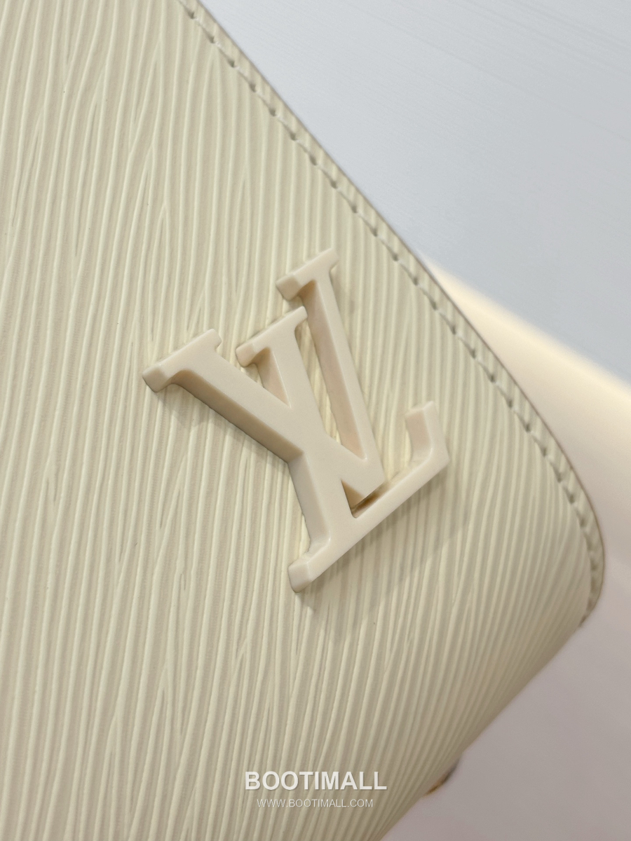 Louis Vuitton Louis Vuitton Cluny BB Epi Leather 루이비통  클루니 BB 에피 레더 M14434 28cm 9