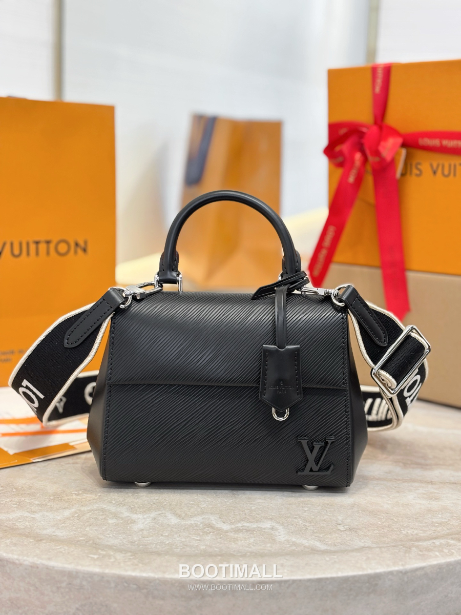 Louis Vuitton Epi Leather Cluny Mini  루이비통 클루니 미니 에피 레더 M14434 블랙 20cm 2