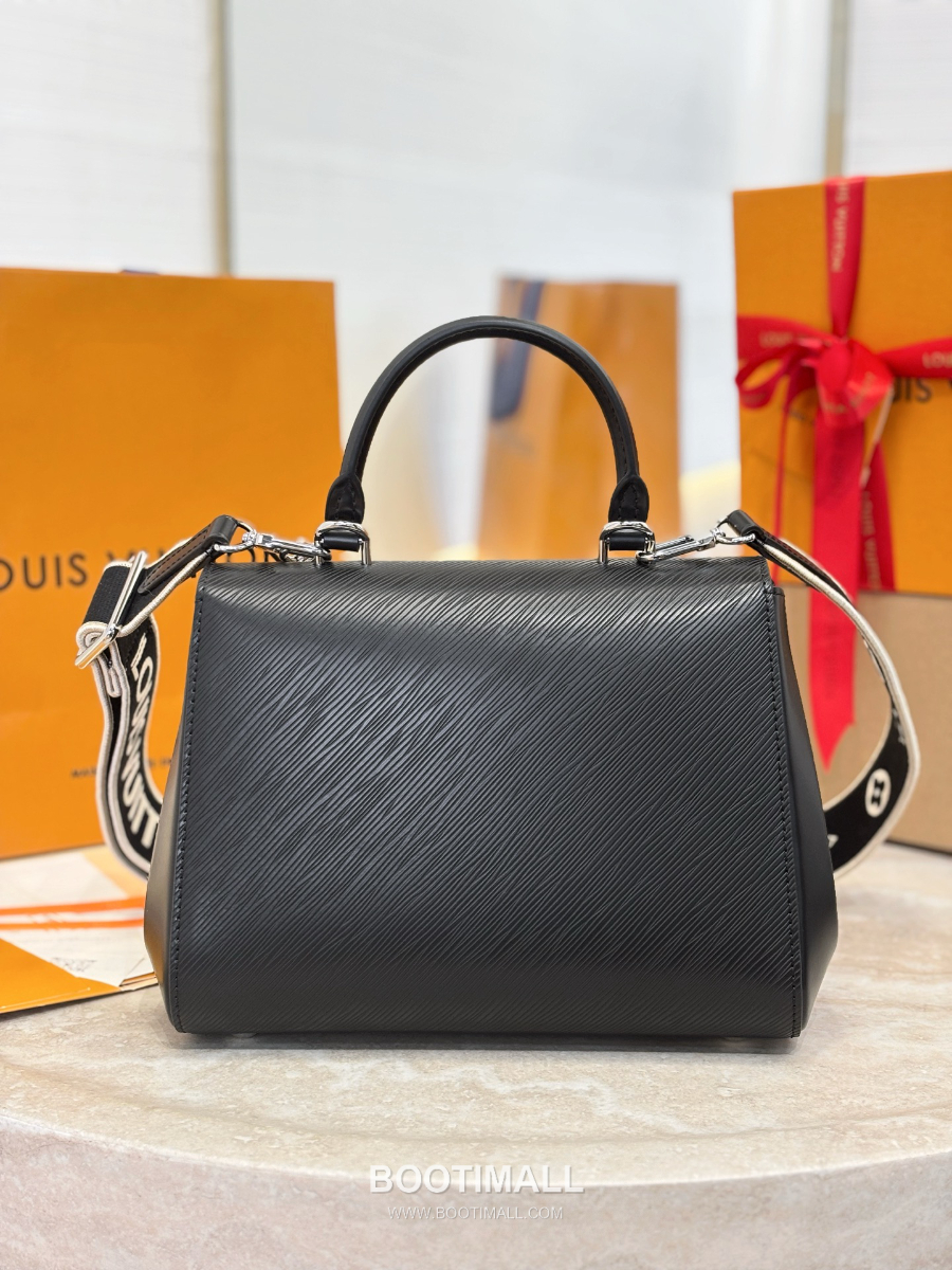 Louis Vuitton Louis Vuitton Cluny BB Epi Leather 루이비통  클루니 BB 에피 레더 M14434 블랙 28cm 3