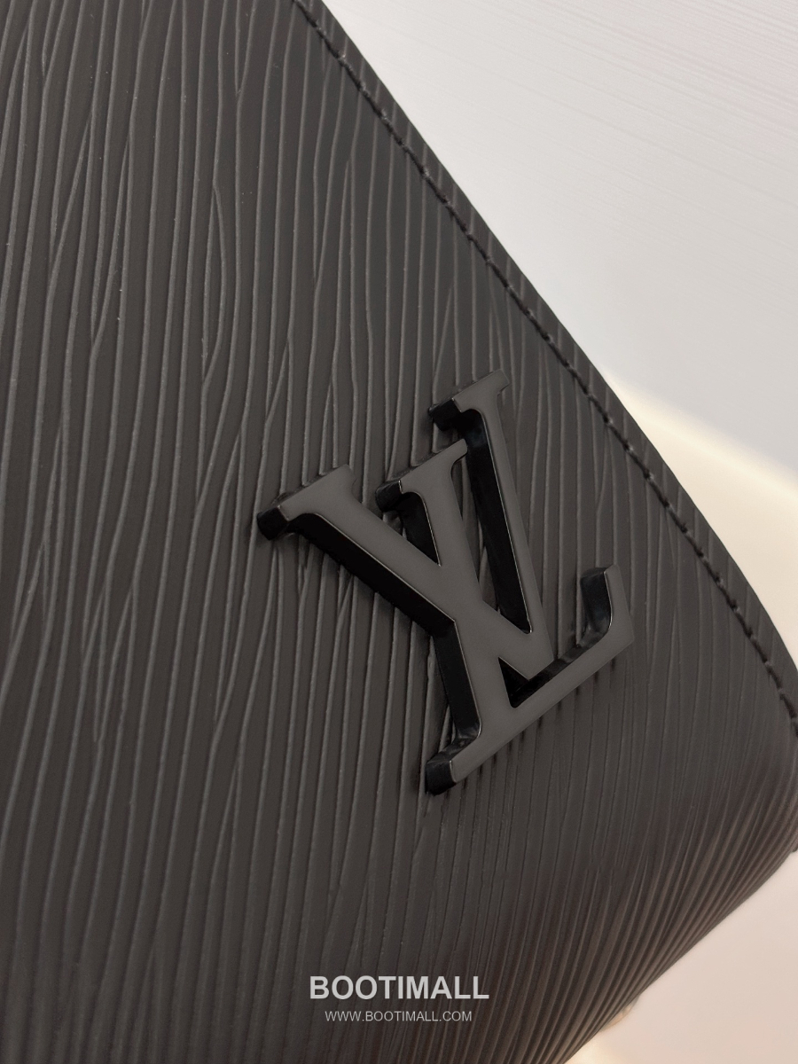 Louis Vuitton Louis Vuitton Cluny BB Epi Leather 루이비통  클루니 BB 에피 레더 M14434 블랙 28cm 9