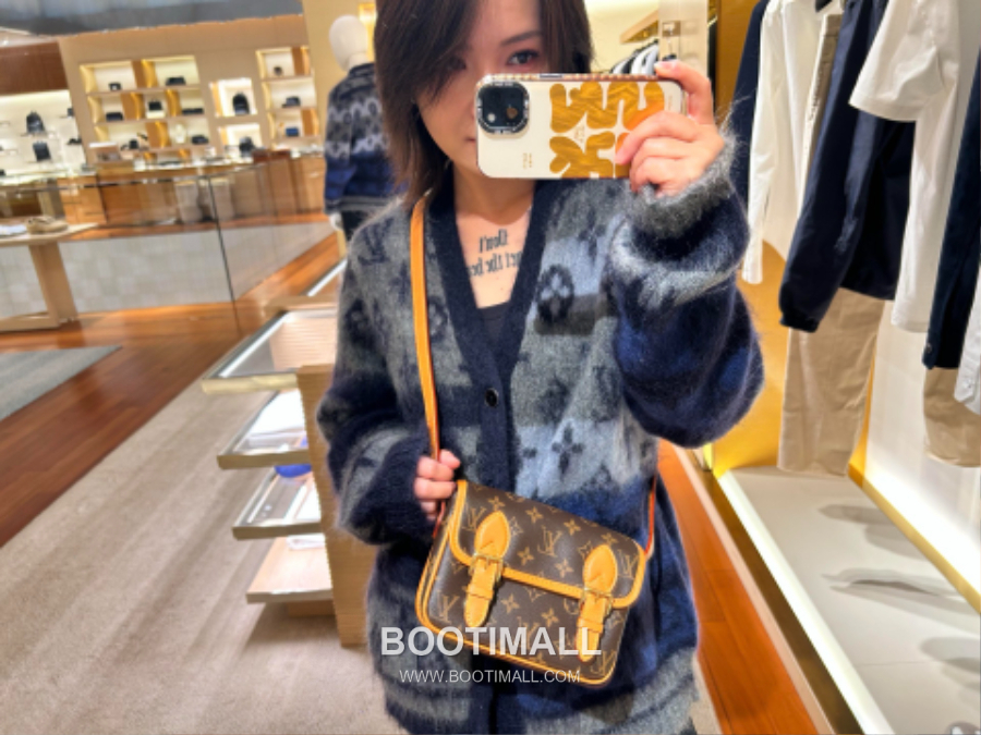 Louis Vuitton Satchel Wearable Wallet 루이비통 사첼 웨어러블 월렛 Monogram Archive M26805 19.5cm 3