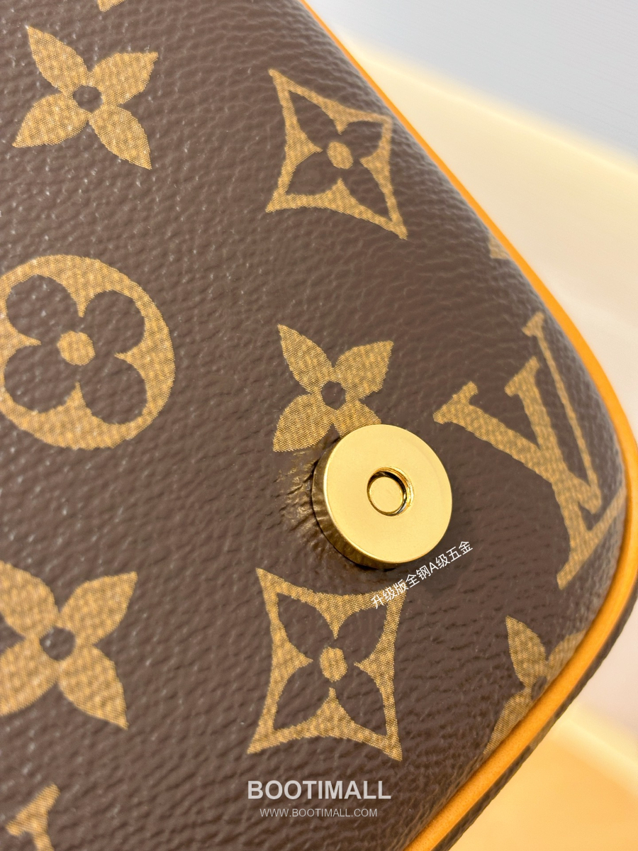 Louis Vuitton Satchel Wearable Wallet 루이비통 사첼 웨어러블 월렛 Monogram Archive M26805 19.5cm 16
