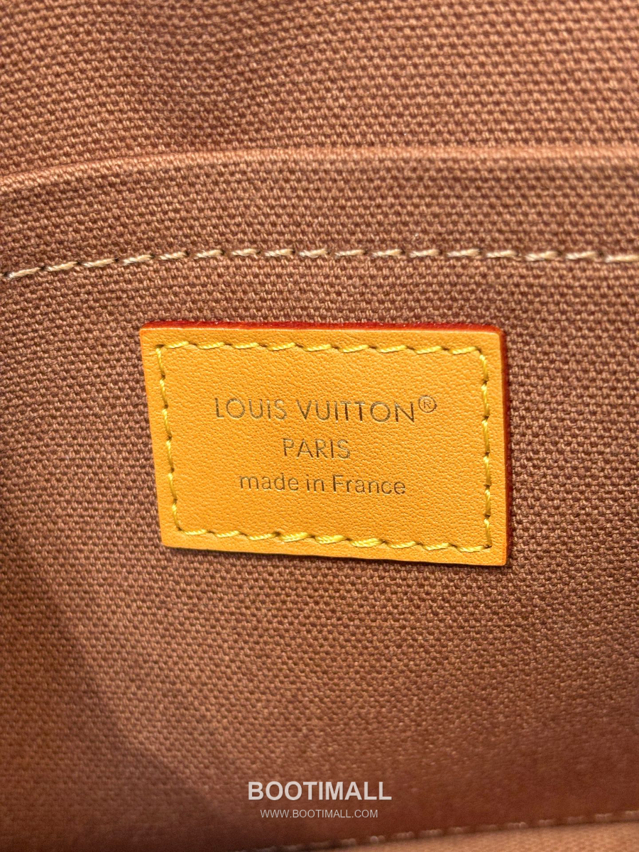 Louis Vuitton Satchel Wearable Wallet 루이비통 사첼 웨어러블 월렛 Monogram Archive M26805 19.5cm 18