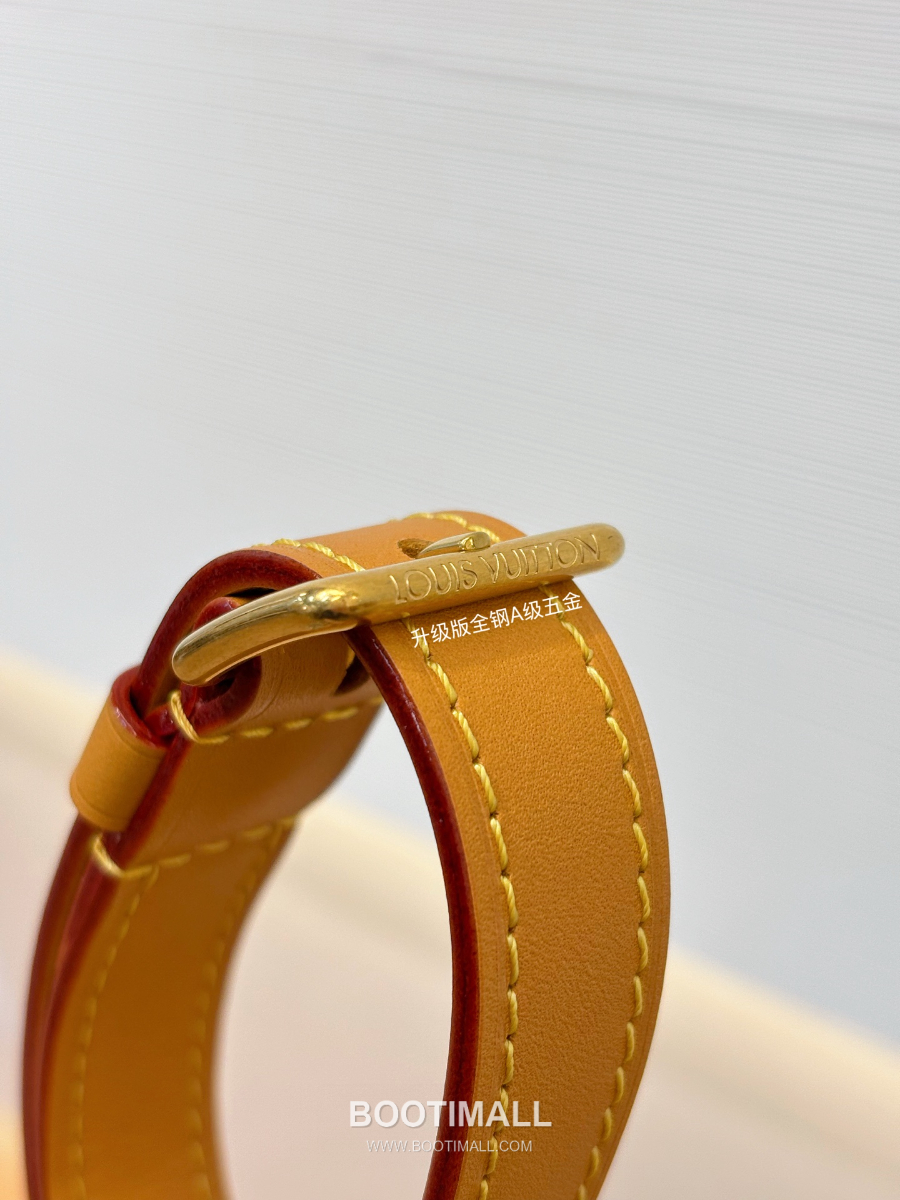 Louis Vuitton Satchel Wearable Wallet 루이비통 사첼 웨어러블 월렛 Monogram Archive M26805 19.5cm 22