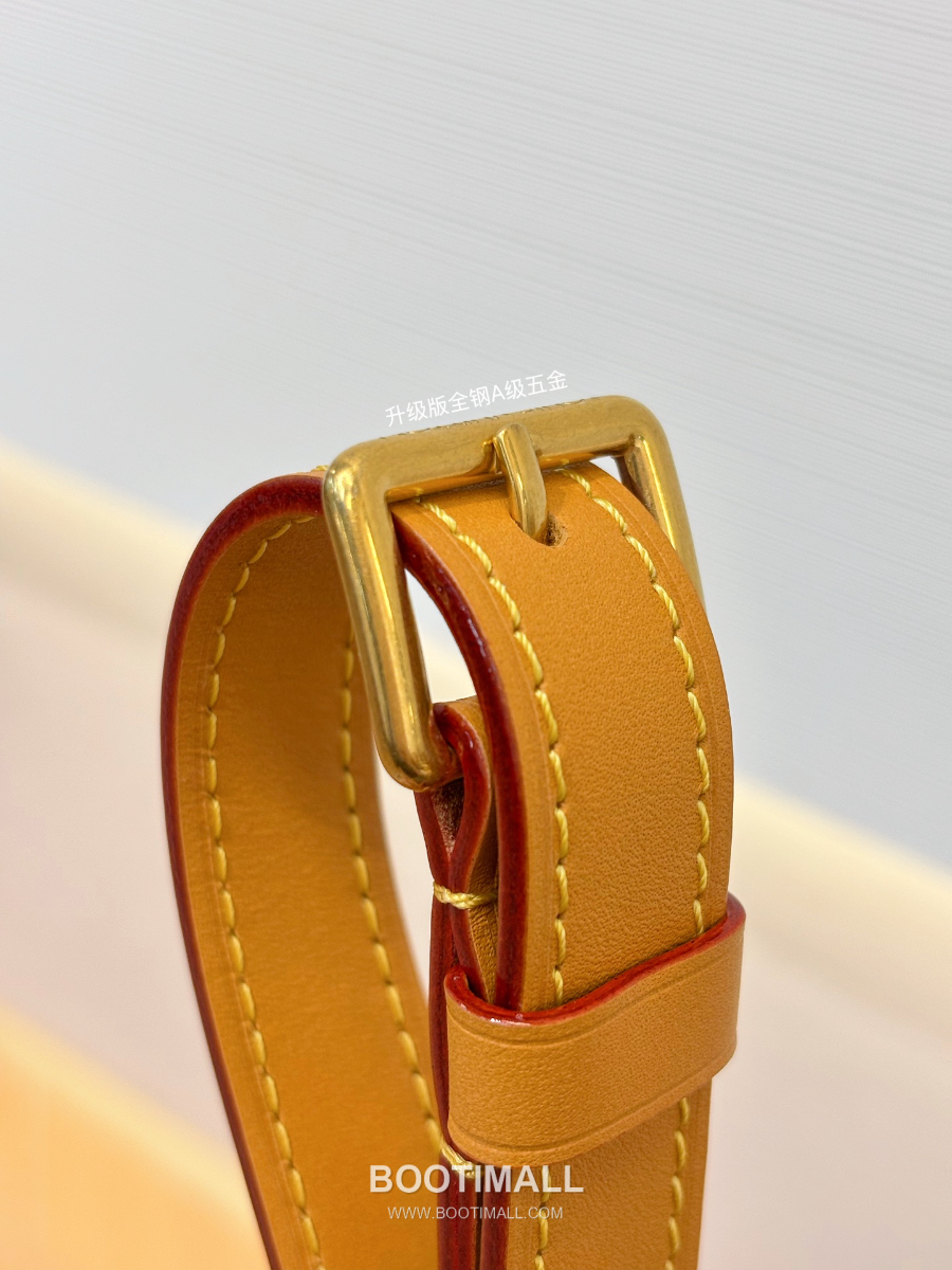 Louis Vuitton Satchel Wearable Wallet 루이비통 사첼 웨어러블 월렛 Monogram Archive M26805 19.5cm 23