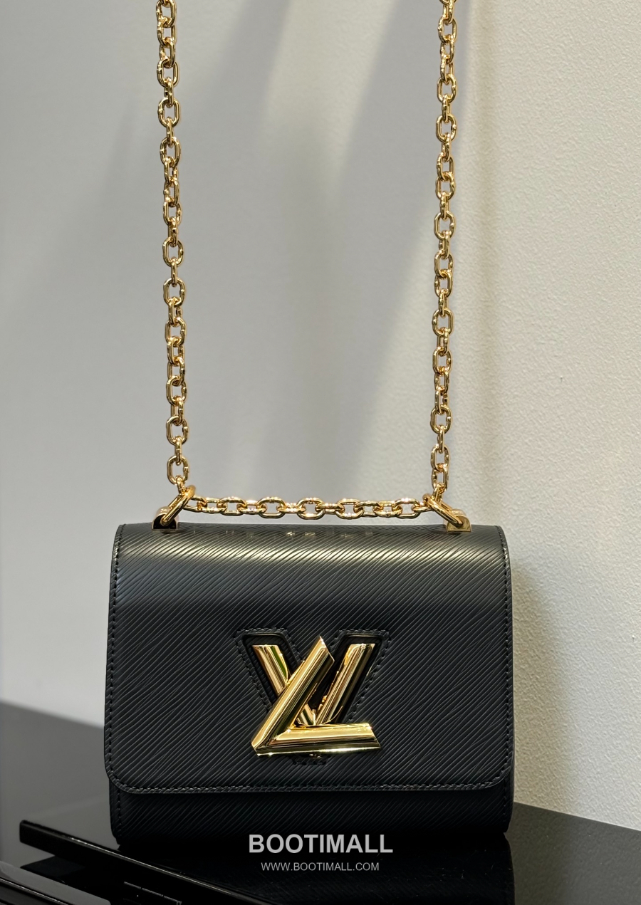 Louis Vuitton Twist PM Epi Leather M21118  트위스트 PM 에피 레더 체인 숄더백 블랙 금장 19cm 9