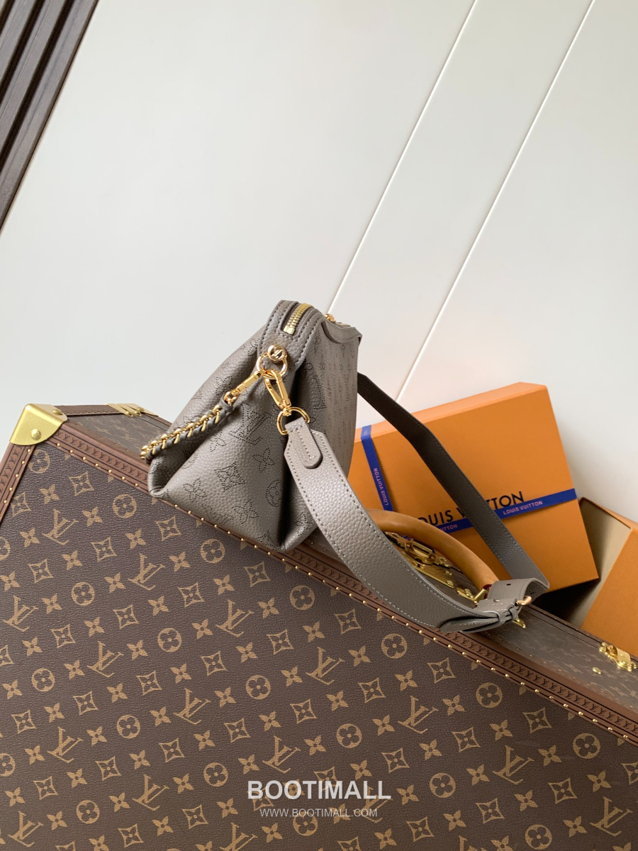 Louis Vuitton Hand It All PM 루이비통 핸드 잇 올 PM 퍼포레이티드 모노그램 레더 M25904 29cm 3
