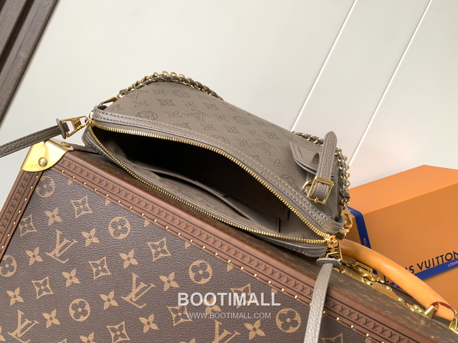 Louis Vuitton Hand It All PM 루이비통 핸드 잇 올 PM 퍼포레이티드 모노그램 레더 M25904 29cm 9