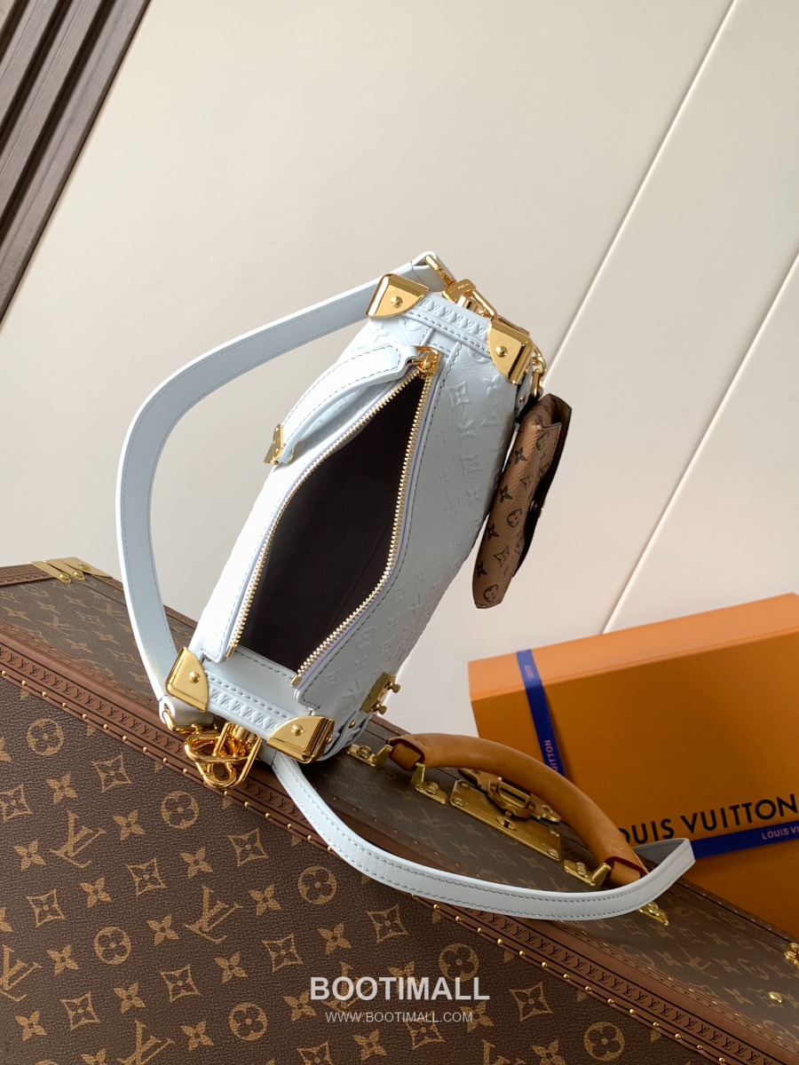 Louis Vuitton Side Trunk MM 루이비통 사이드 트렁크 MM 모노그램 사가 레더 M25602 23.5cm 9