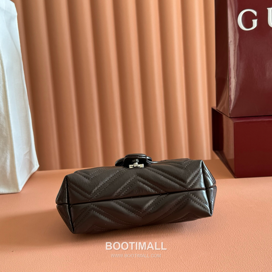 Gucci GG Marmont Mini Matelassé Leather 구찌 GG 마몽 미니 마틀라세 레더 숄더백 856368 커피블랙 20cm 4
