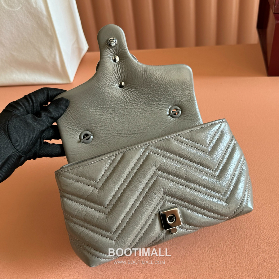 Gucci GG Marmont Mini Matelassé Leather 구찌 GG 마몽 미니 마틀라세 레더 숄더백 856368 그레이 20cm 6