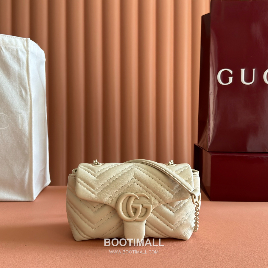 Gucci GG Marmont Mini Matelassé Leather 구찌 GG 마몽 미니 마틀라세 레더 숄더백 856368 아이보리 20cm 1