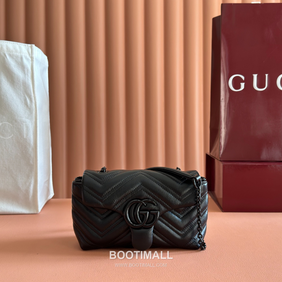 Gucci GG Marmont Mini Matelassé Leather 구찌 GG 마몽 미니 마틀라세 레더 숄더백 856368 블랙 20cm 1
