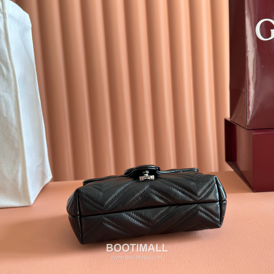 Gucci GG Marmont Mini Matelassé Leather 구찌 GG 마몽 미니 마틀라세 레더 숄더백 856368 블랙 20cm 4