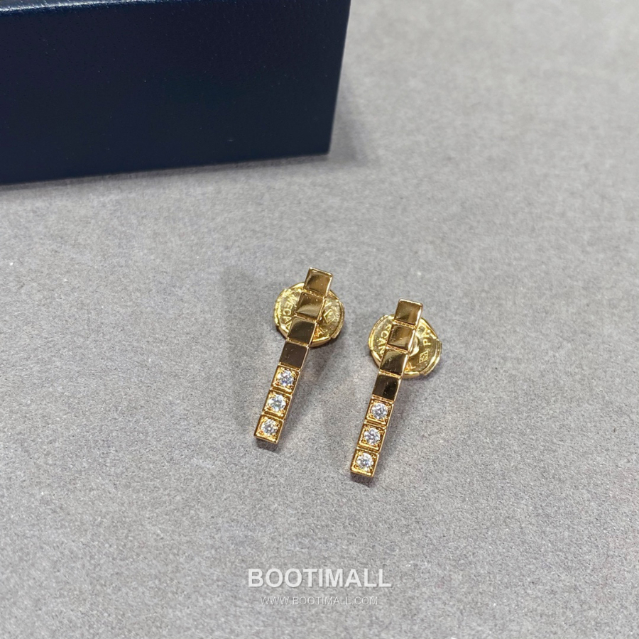 Chopard Ice Cube Pave Stud Earrings 쇼파드 아이스 큐브 파베 스터드 귀걸이 4