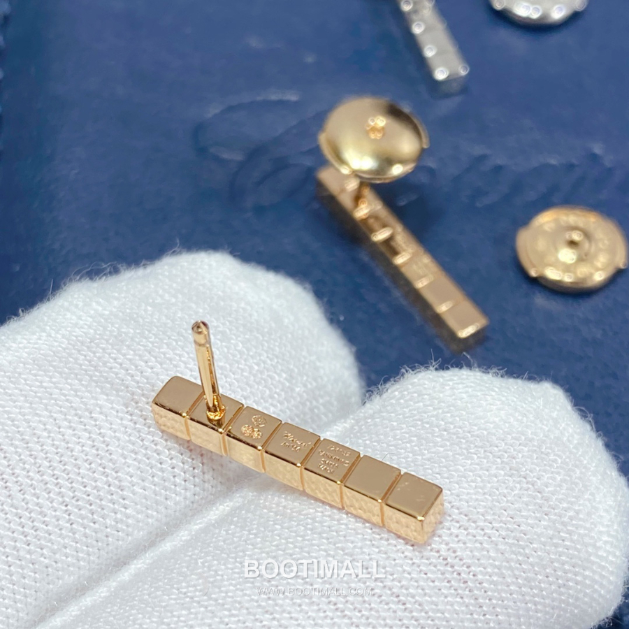 Chopard Ice Cube Pave Stud Earrings 쇼파드 아이스 큐브 파베 스터드 귀걸이 8