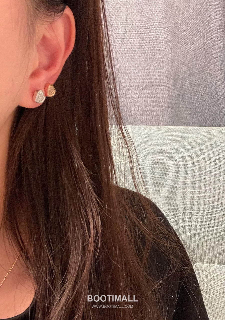 Chopard Happy Hearts Mini Heart Stud Earrings White/Red 쇼파드 해피 하츠 미니 하트 스터드 귀걸이 화이트/레드 10