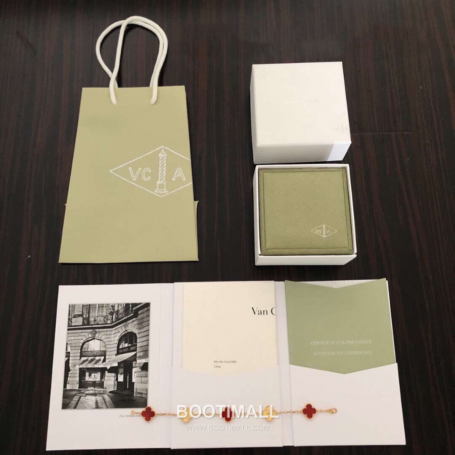 Van Cleef & Arpels Vintage Alhambra Bracelet 반클리프 아펠 빈티지 알함브라 브레이슬릿 카닐리언 18K 옐로우 골드 1