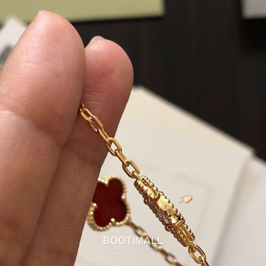 Van Cleef & Arpels Vintage Alhambra Bracelet 반클리프 아펠 빈티지 알함브라 브레이슬릿 카닐리언 18K 옐로우 골드 7