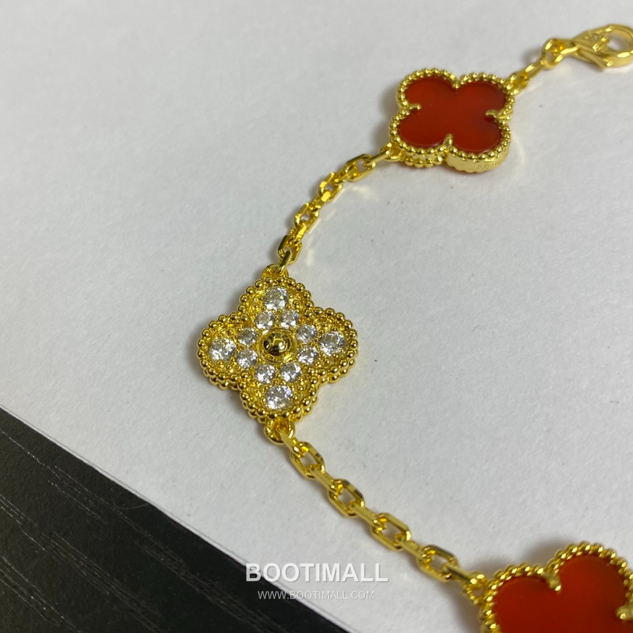 Van Cleef & Arpels Vintage Alhambra Bracelet 5 Motifs 반클리프 아펠 빈티지 알함브라 브레이슬릿 5 모티프 50주년 한정 에디션 10