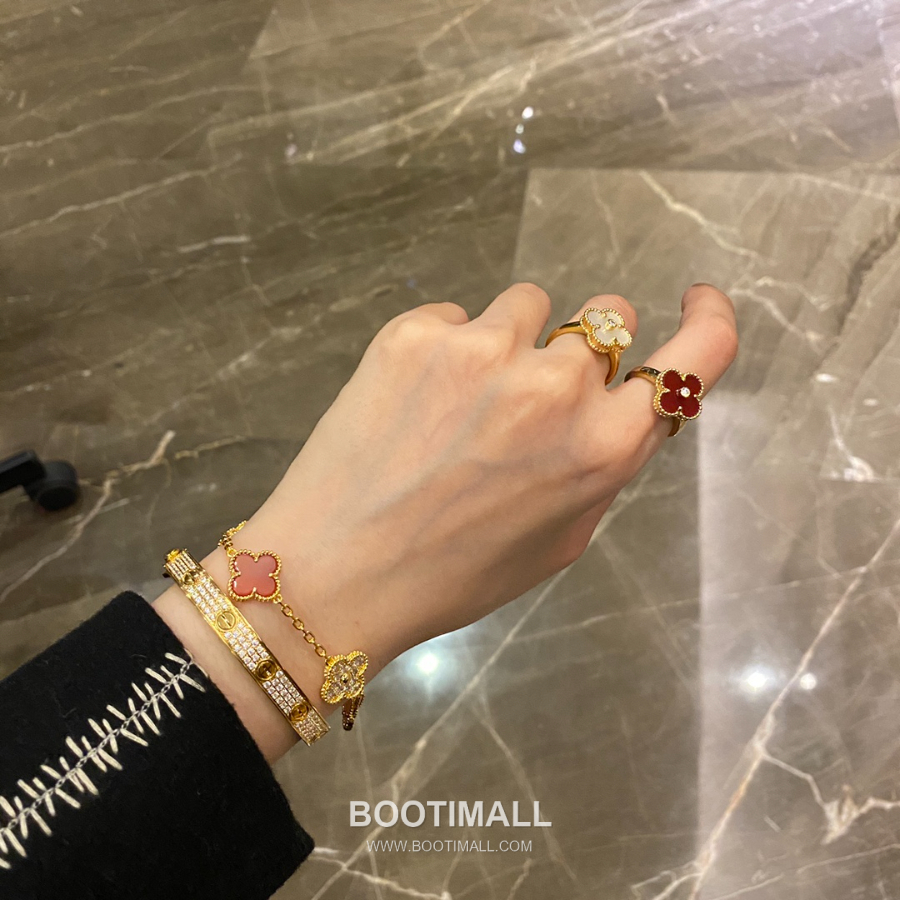 Van Cleef & Arpels Vintage Alhambra Bracelet 5 Motifs 반클리프 아펠 빈티지 알함브라 브레이슬릿 5 모티프 50주년 한정 에디션 2