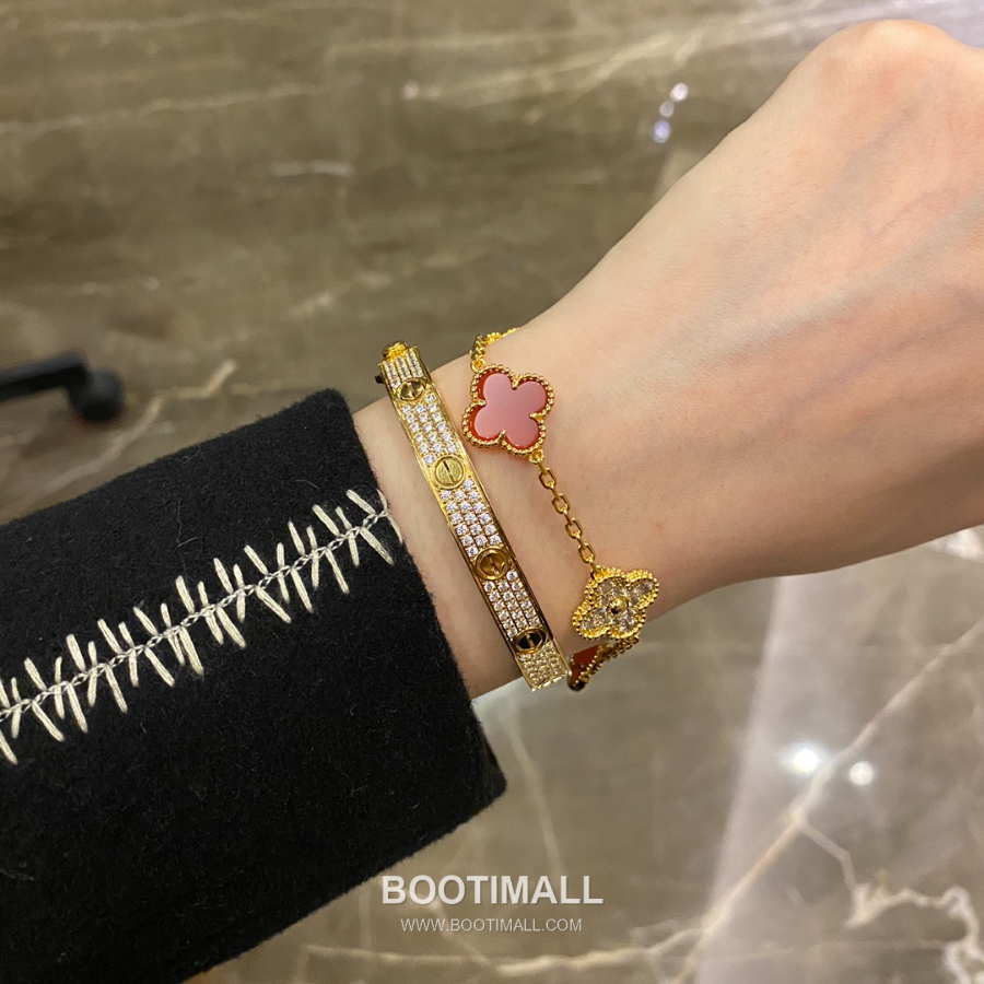 Van Cleef & Arpels Vintage Alhambra Bracelet 5 Motifs 반클리프 아펠 빈티지 알함브라 브레이슬릿 5 모티프 50주년 한정 에디션 3